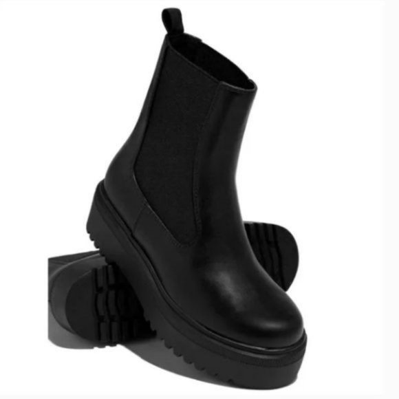!! NEW !! Black Pull On Chelsea Lug Sole Boots - Picture 4 of 5